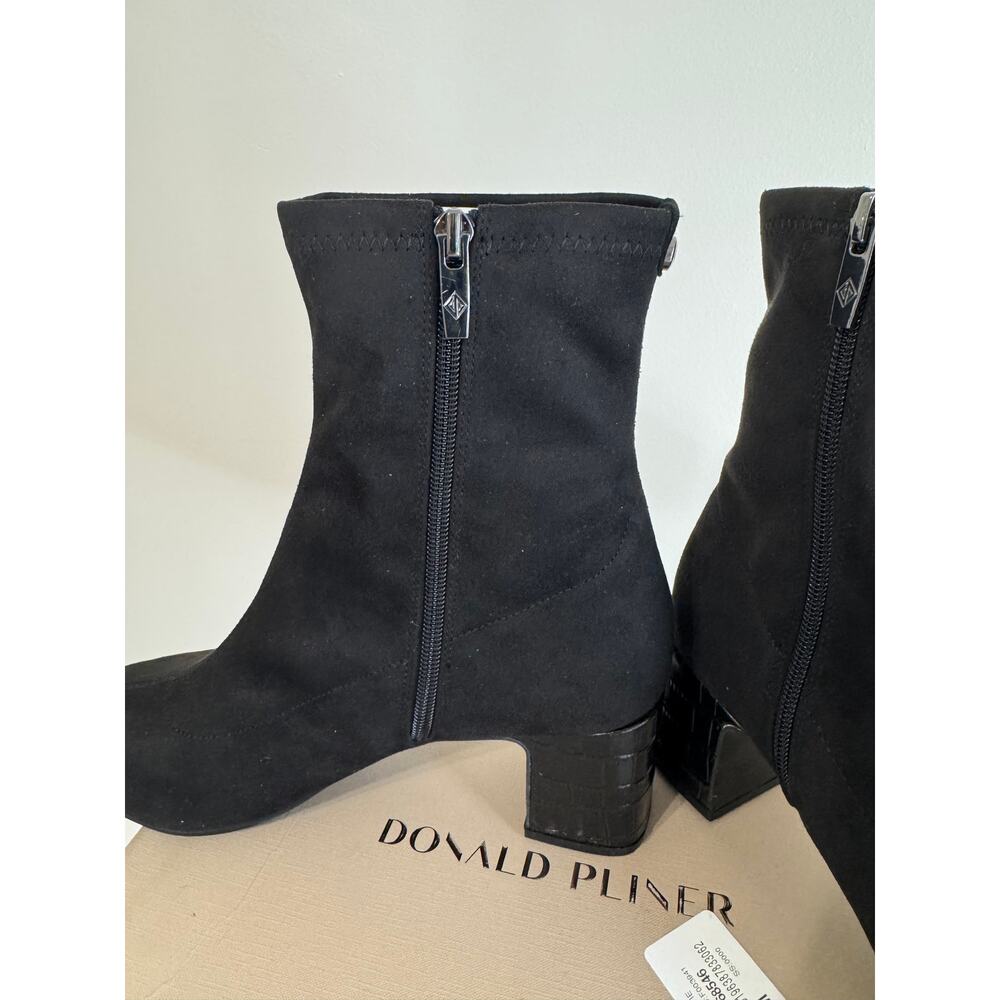 Donald Pliner Tomos Black Stretch Suede Pointed Toe Booties Women's Size 11 NIB - Picture 3 of 7